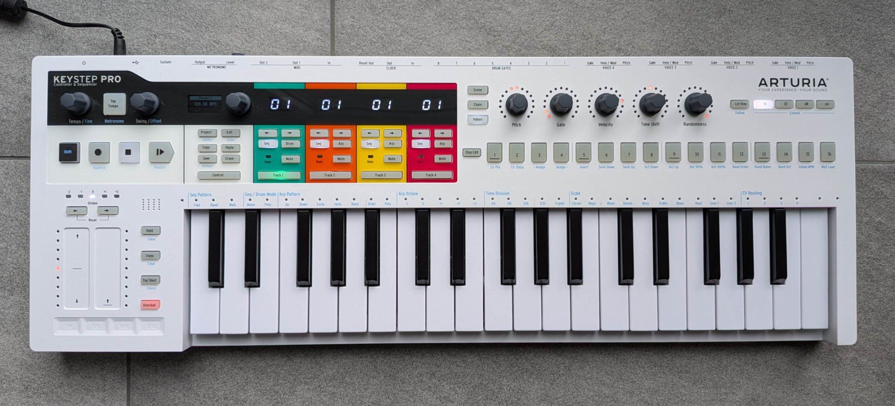Arturia Strumenti musicali: Arturia KeyStep Pro Ctrl Keyboard/Sequencer, OVP, Neuwertig – Usato da Pfäffikon ZH venduto da gr2.zo