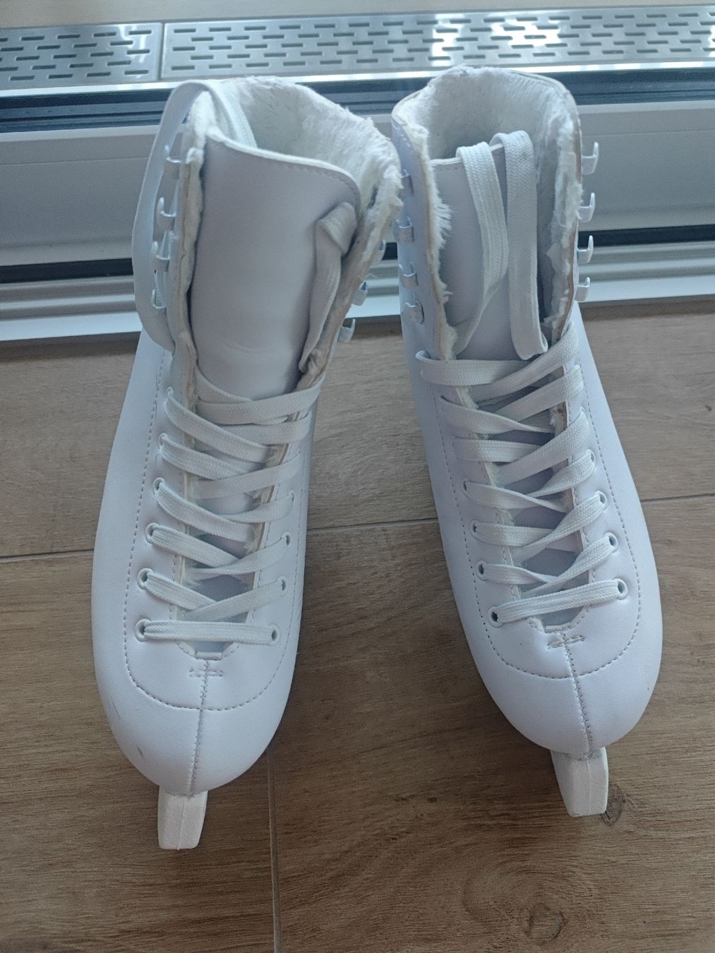 Schlittschuhe: Schlittschuhe, Gr.39, mit Innenfutter – Gebraucht aus Gibswil von jibbi01