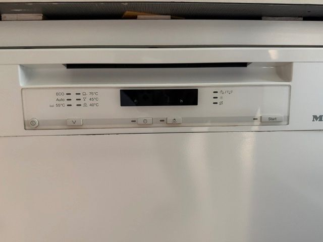 Lavastoviglie: Miele Geschirrspüler Einbaugerät 60 cm – Usato da Herrliberg venduto da tk8_22hw 1