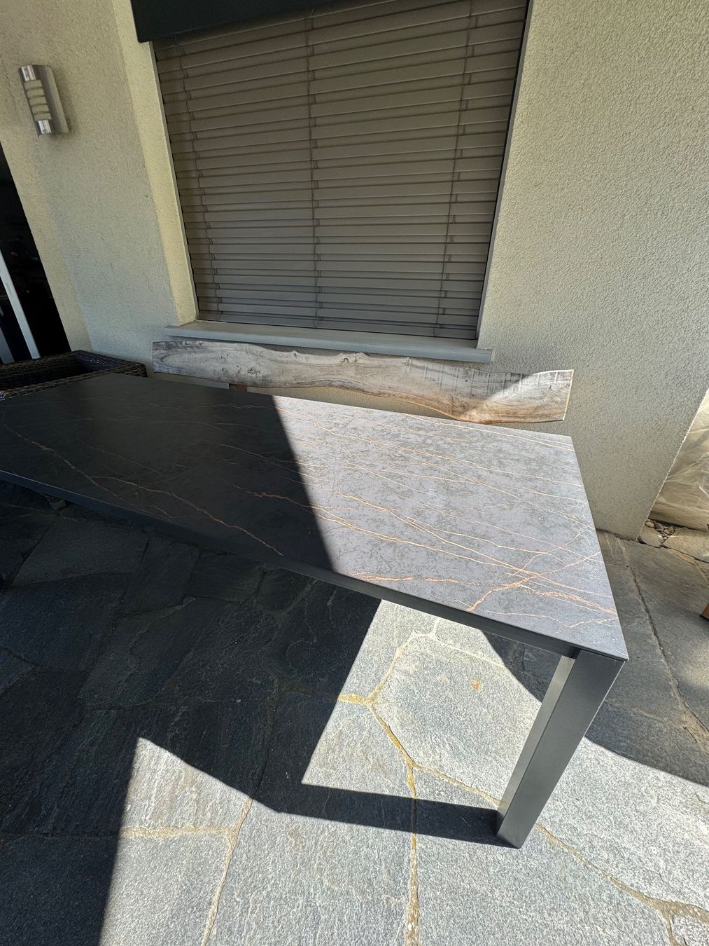 Livique Tische: Gartentisch – Gebraucht aus Kestenholz von cvx_889vv 1