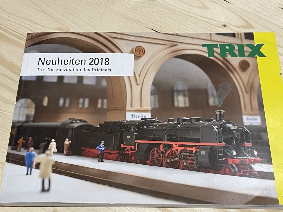 Trix Modellini di ferrovie: Trix Neuheiten 2018 – Nuovo (secondo la descrizione) da Gossau SG venduto da Krokodil344