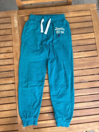 Trainerhose petrolfarben, grösse 134, top Zustand