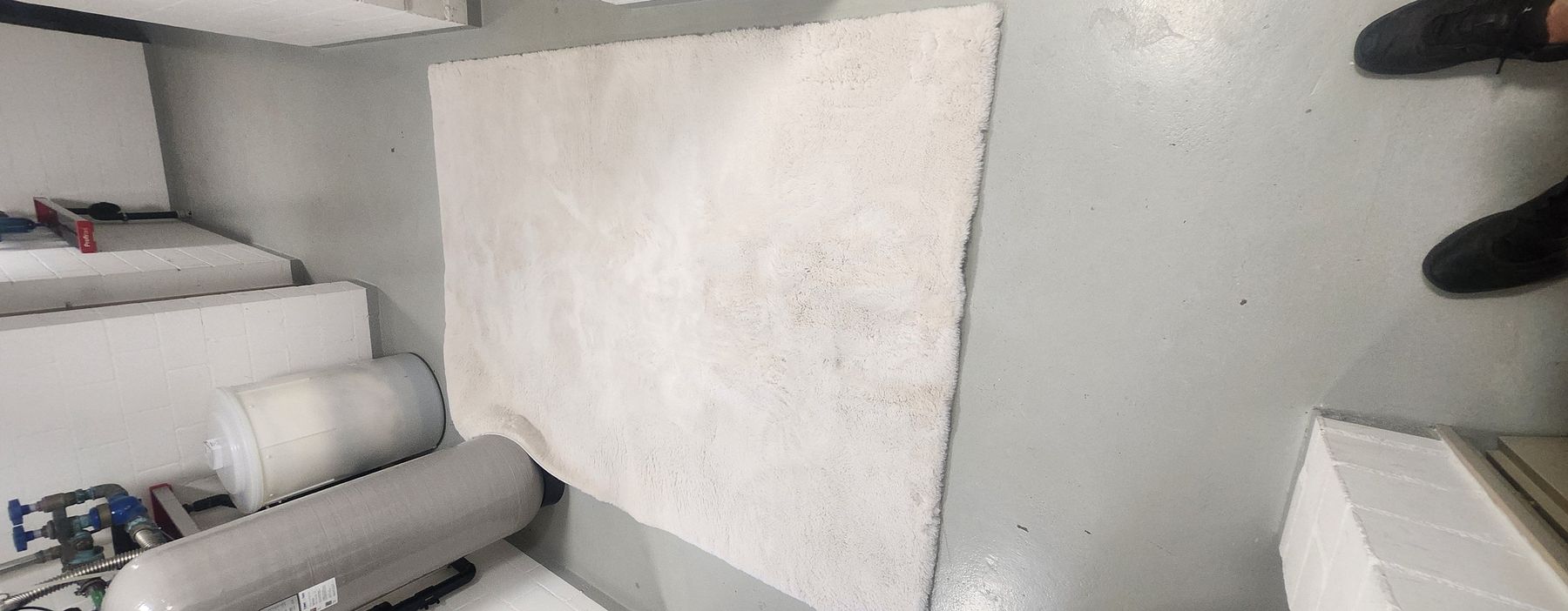 Tappeti: Flauschiger Teppich in Weiss Kuschellig – Usato da Dietlikon venduto da Ak8305
