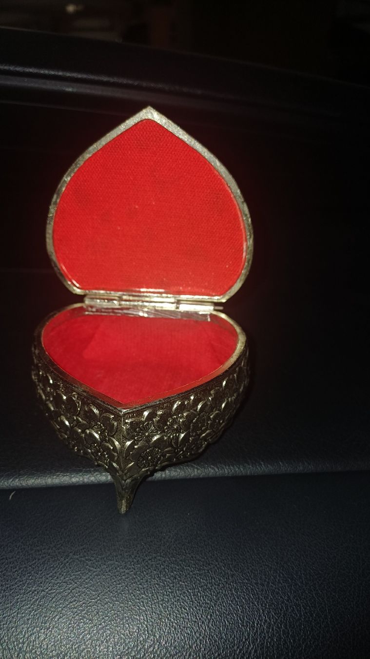 Zuccheriere: Kleine Schmuck Dose  – Usato da Flawil venduto da Naphtali 2