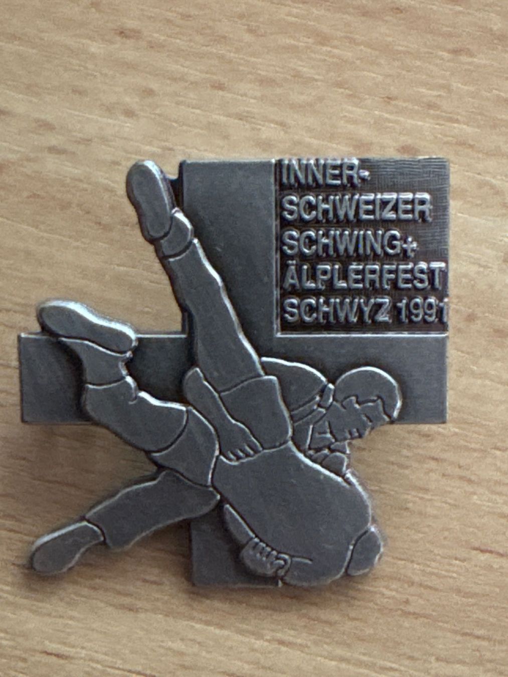 Médailles: Abzeichen Innerschweizer Schwingfest Schwyz 1991 – D'occasion à Ibach par lisch3