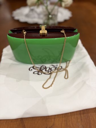 Rocio Clutch Tasche grün Holz Goldkette guter Zustand