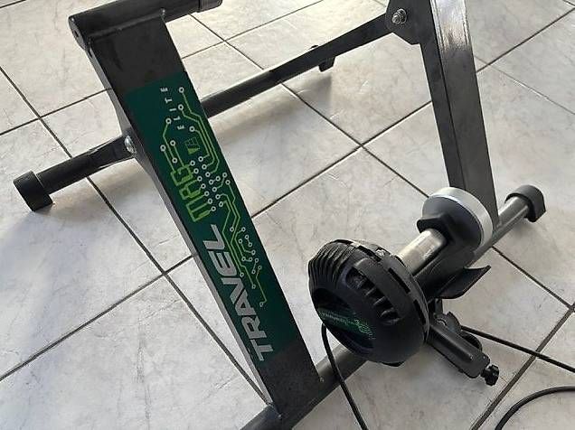 Hometrainer: Velo-Trainingsrolle Travel MAG – Gebraucht aus Henggart von Swif