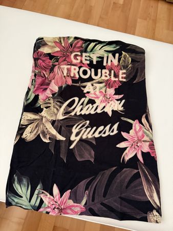 Guess Top mit Blumenprint, Grösse S, ideal für den Sommer!