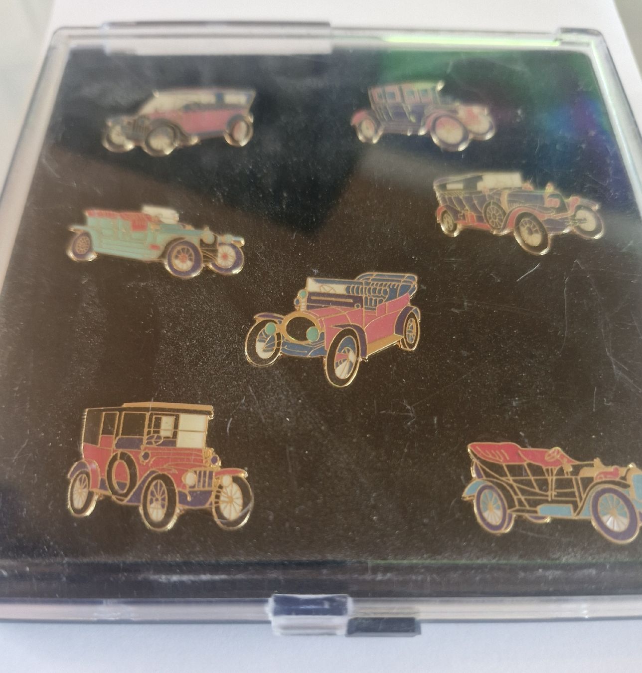 Placchette & Badge: Sammlung von 7 Auto Pins / Anstecknadeln, Oldtimer look – Usato da Grenchen venduto da 170 1