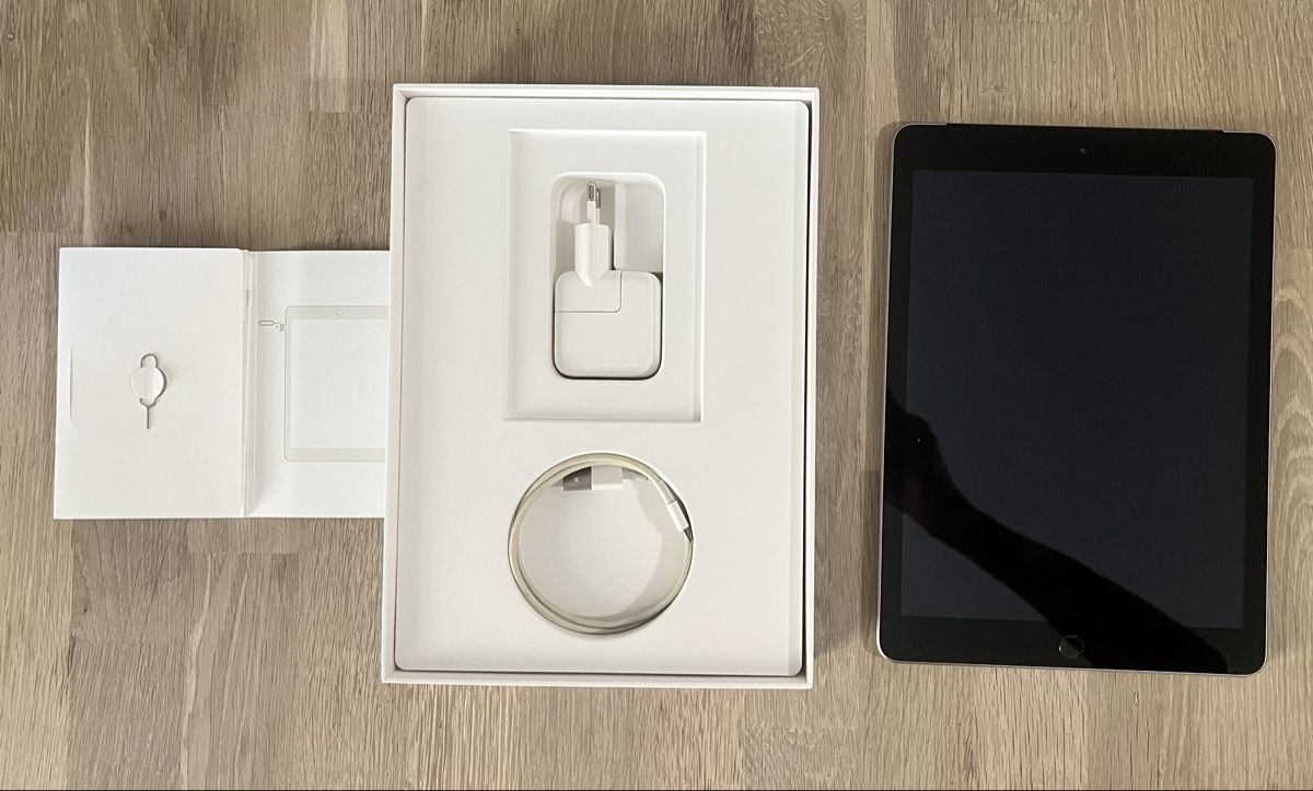 Apple Tablet PC: Apple iPad / Wi-Fi+Cellular 128GB Space Grey – Usato da Uster venduto da Houmou 2