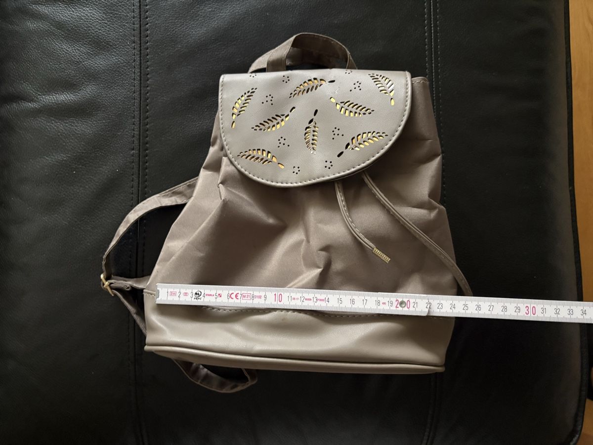 Zaini: Eleganter Rucksack / Tasche, Damen  – Usato da Beromünster venduto da msklef 3
