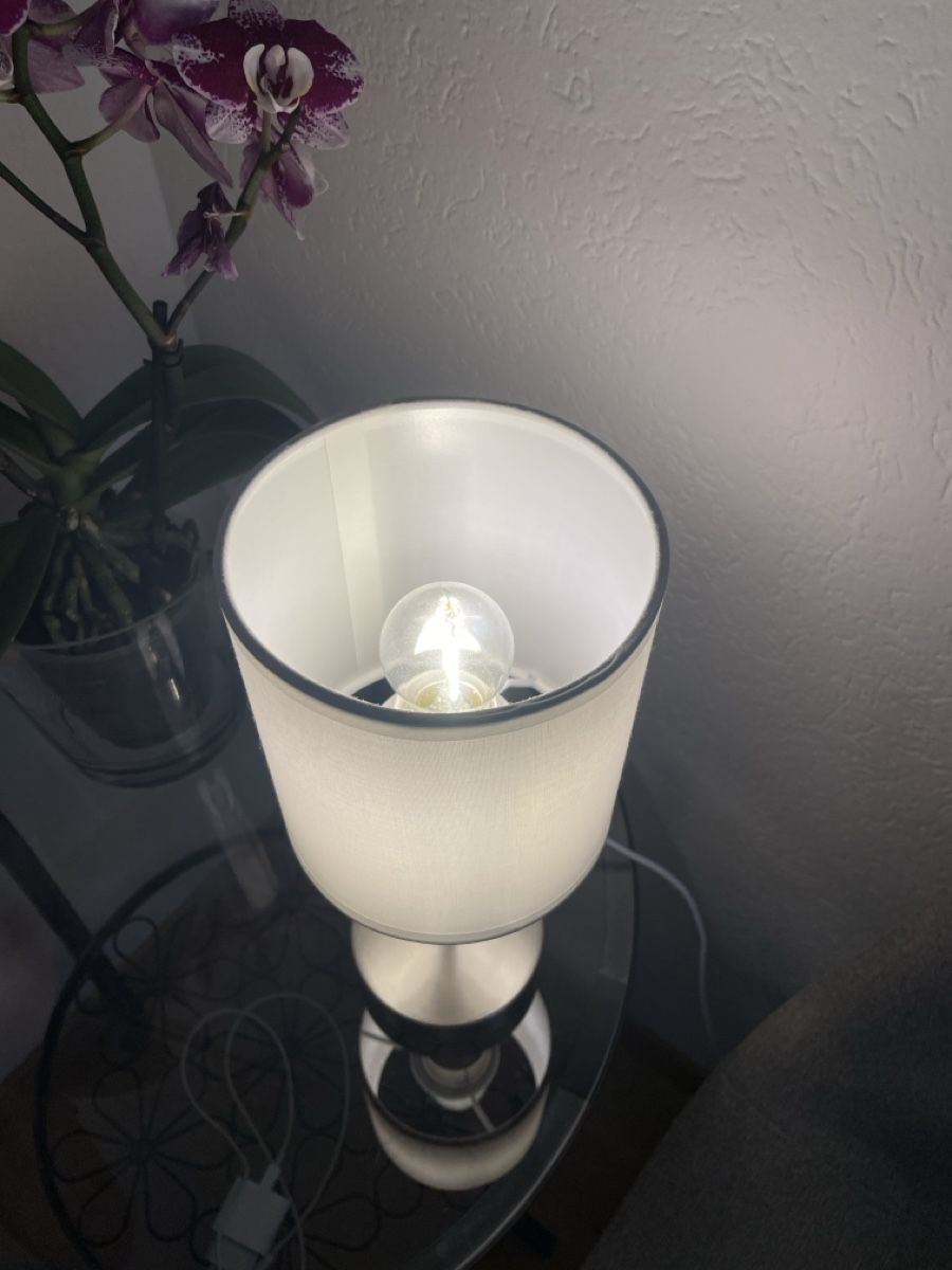 Lampade: Schöne Nachttischlampe, neuwertig – Nuovo (secondo la descrizione) da Rüfenacht BE venduto da Edinas_shop 2