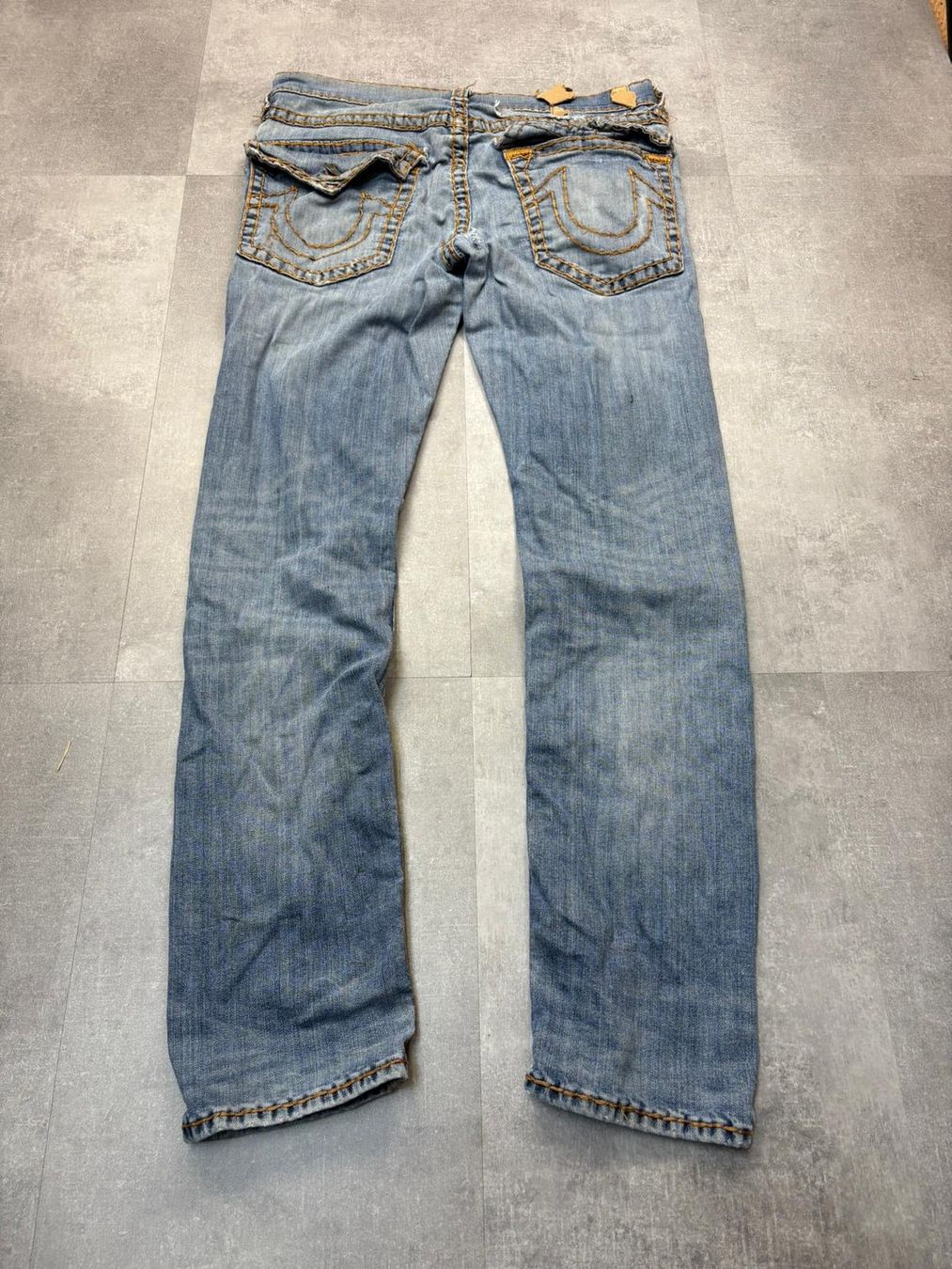True Religion Jeans: True Religion Straight Jeans - Grösse L/34 – Usato da Werdenberg venduto da hase.vintage