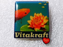 Ansteckpin 33: Vitakraft
