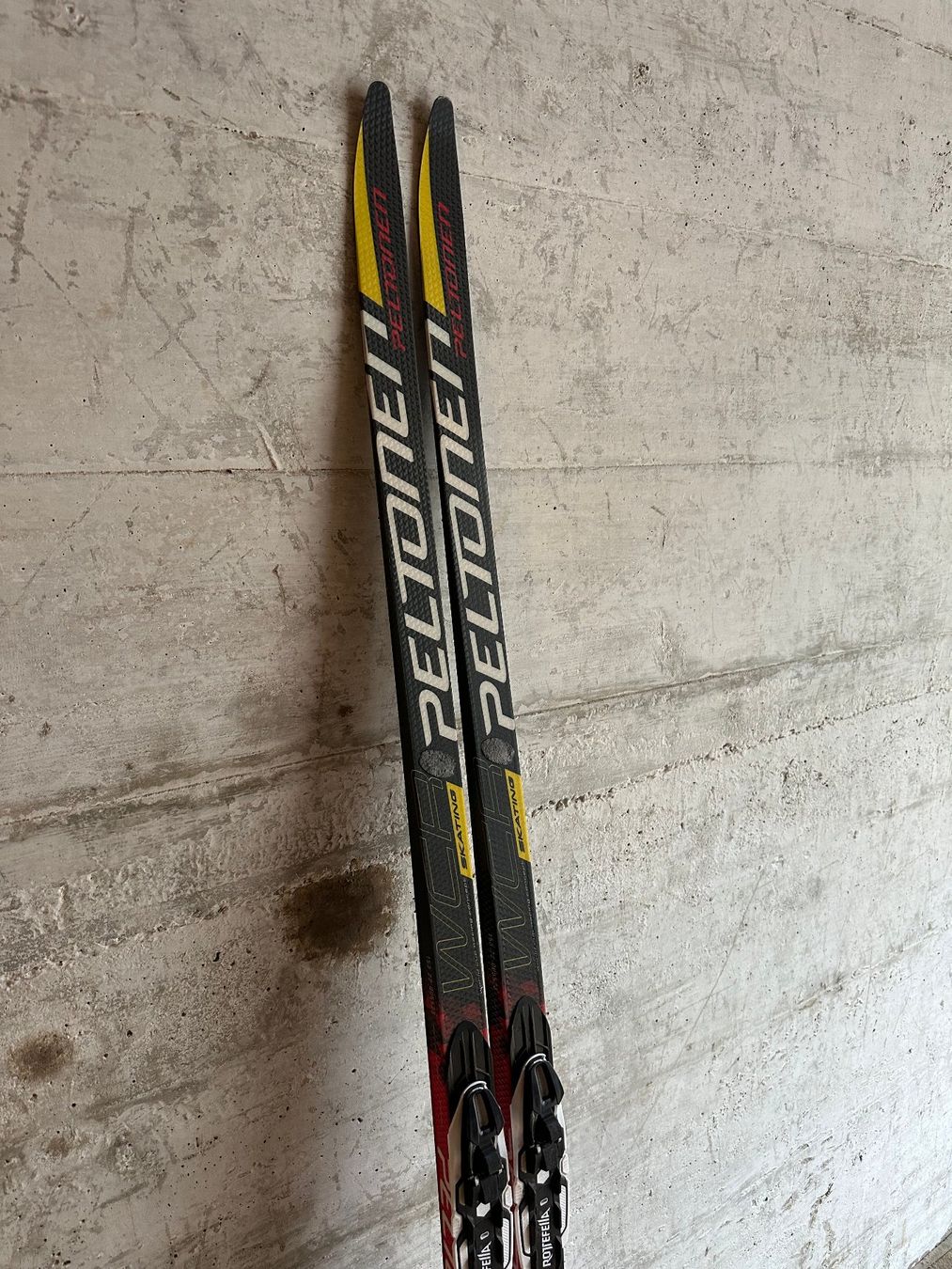 Skis: Langlaufski 153CM Skate Peltonen – Gebraucht aus Emmenbrücke von karkarkar 1
