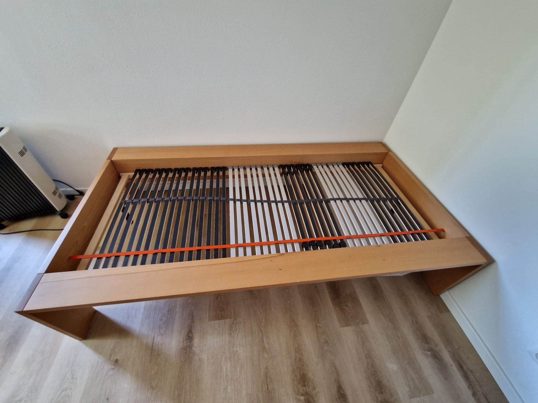 Lits: Bett inkl. Lattenrost – D'occasion à Riedholz par rig_jq7j 3
