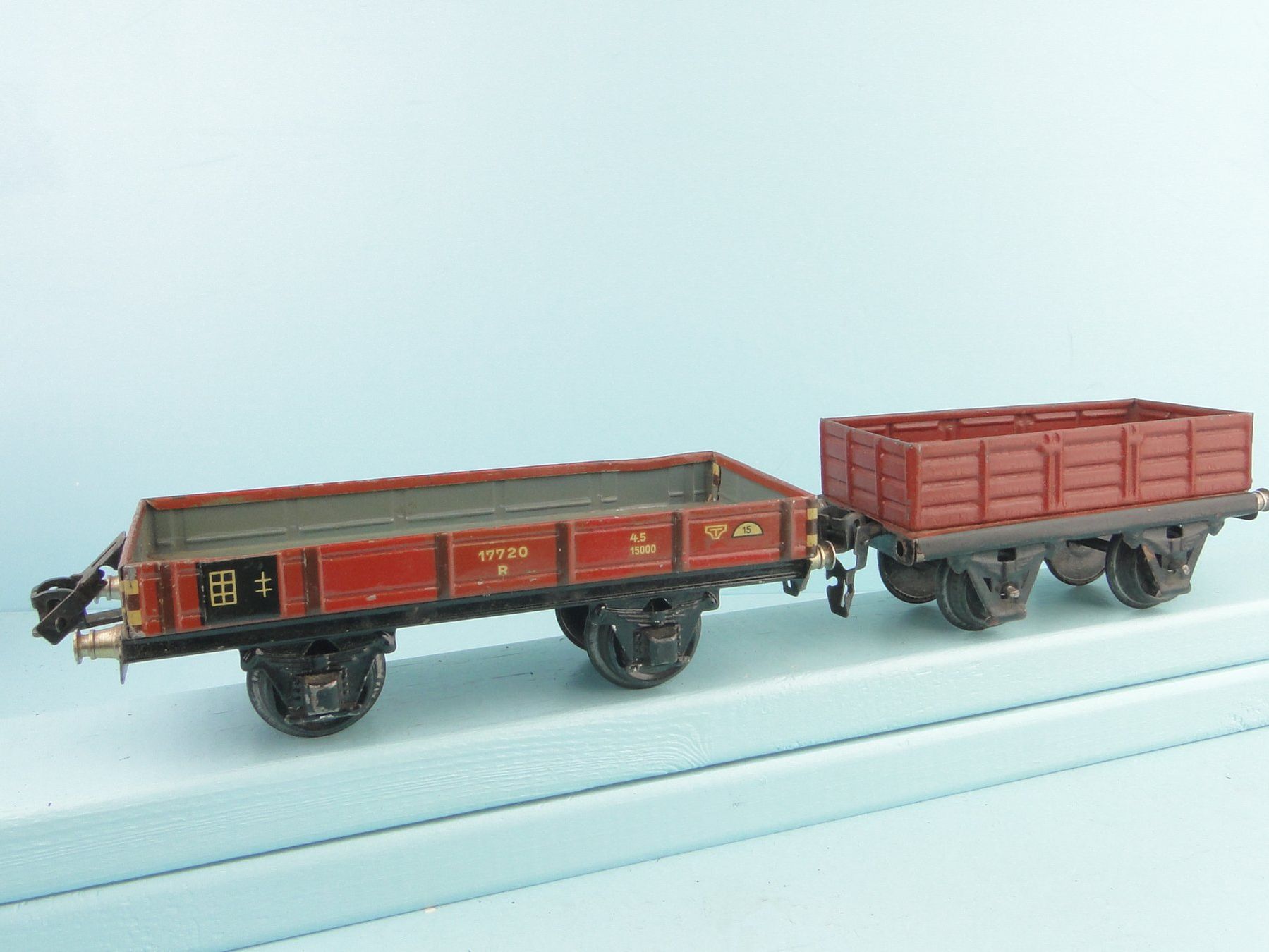 Märklin Modelleisenbahnen: Märklin Spur 0  4 X Wagen – Gebraucht aus Bülach von cann11 3