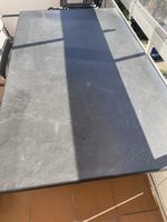 Gartentisch mit Steinoptik Platte dunkel guter Zustand