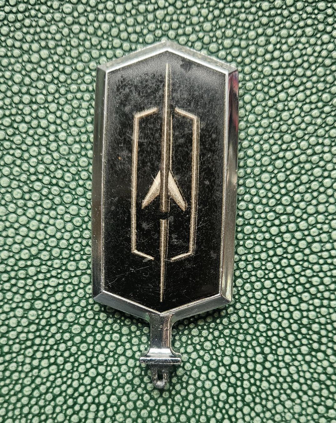 Oldsmobile Tutti pezzi di ricambio auto: Kühleremblem OLDSMOBILE  ca 1976 – Usato da Tenniken venduto da tententen30 2