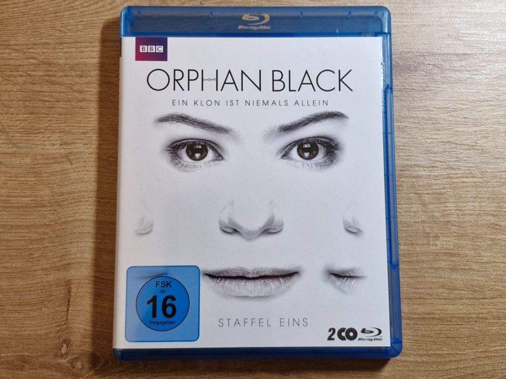Tutti i DVDs: Orphan Black - Staffel 1  Bluray – Usato da Pfungen venduto da Whitie 2