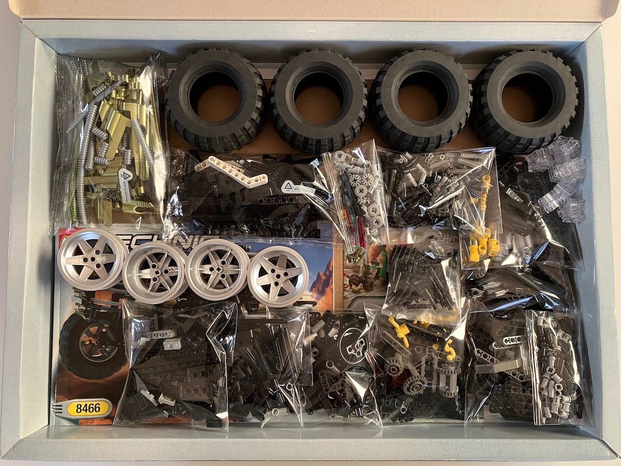 Lego Kit di costruzioni: LEGO Technic 8466 4x4 Off-Roader – Usato da Rüti ZH venduto da captnjohnny 5