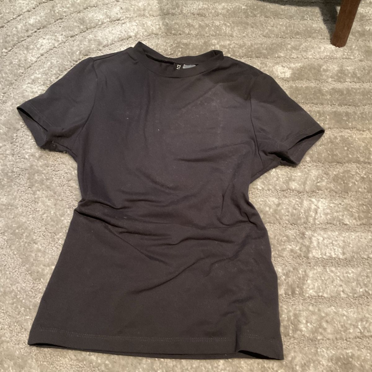 Top: T-Shirt divided dark grey size S – Usato da La Chaux-de-Fonds venduto da joa_jk5g