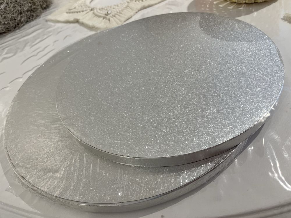 Tortenplatten Aus Edelstahl | Für Gastronomie | Zielgruppe | Kiesel Plakate