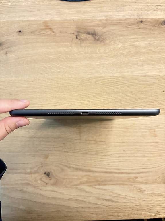 Tablet PC: iPad 10'2 (7th Generation) – Gebraucht aus Basel von jam_rf9l 3