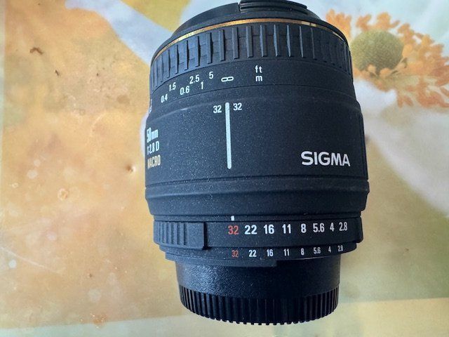 Sigma Obiettivi: Objectif Sigma 50mm f/2.8 Macro pour Nikon – Usato da Kehrsatz venduto da cashswiss2 1