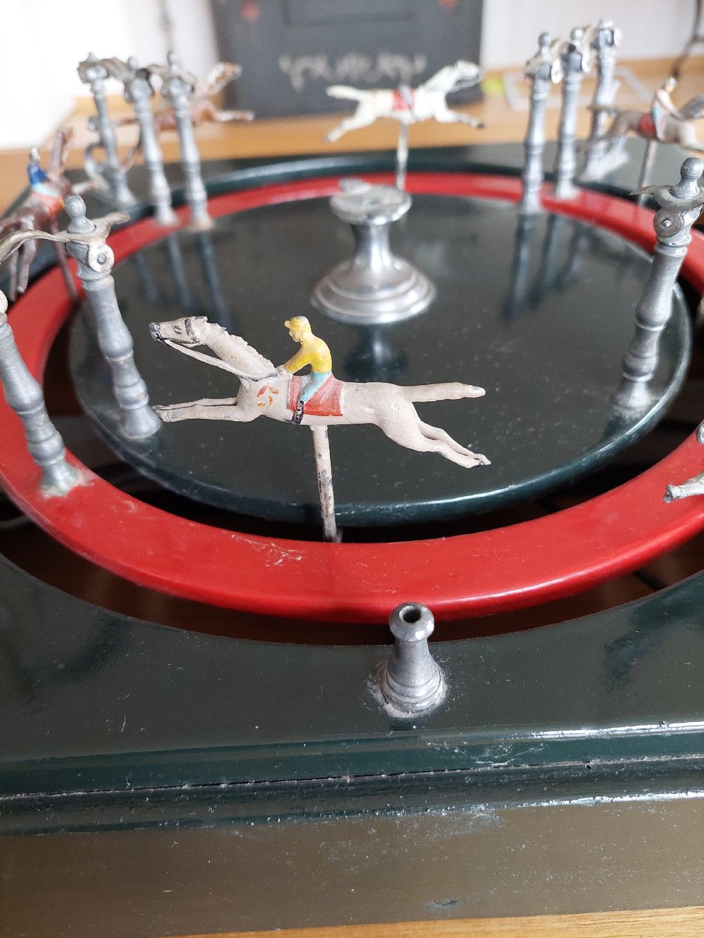 Jouets: Pferderennen Spielzeug antik – D'occasion à Kriens par Moenggi2012 1