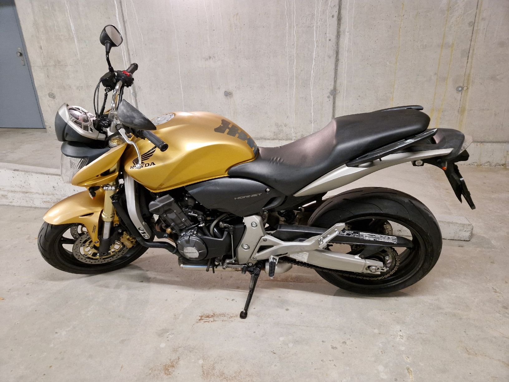 Honda Strada: Honda Hornet 600, Gold Edition – Usato da Grafenried venduto da ice_cream01