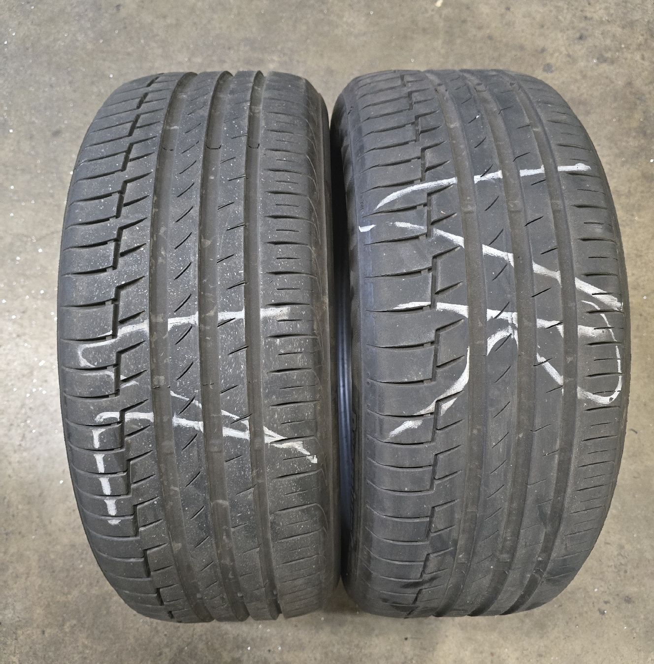 Continental Pneus & Kompletträder: 2 Stück 215/50R17 95Y 215 50 17 – Gebraucht aus Rickenbach SZ von Adi_1