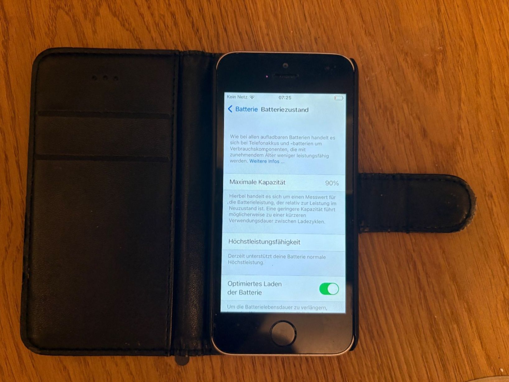 Apple Handys / Smartphones: iPhone SE 16GB mit Hülle – Gebraucht aus Biel/Bienne von fraenku 1