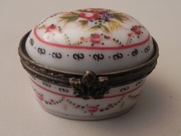Vintage kleine Porzellan Pillendose / Kein Stempel