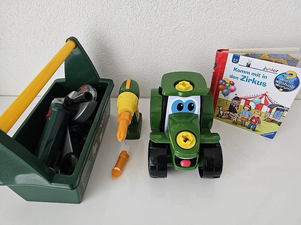 Trattori: Traktor John Deer, Werkzeug Box, Zirkusbuch – Usato da Neukirch (Egnach) venduto da Bonita6 2