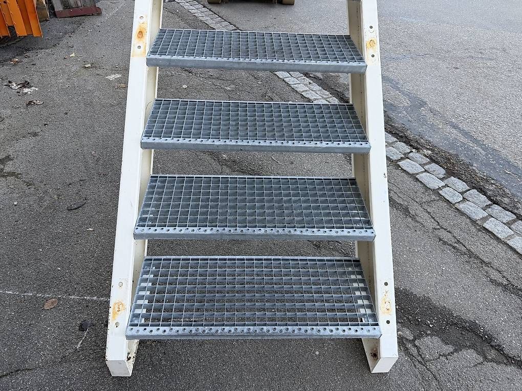 Treppen: Robuste Metalltreppe für Raumhöhe 250cm – Gebraucht aus Necker von liq24 1