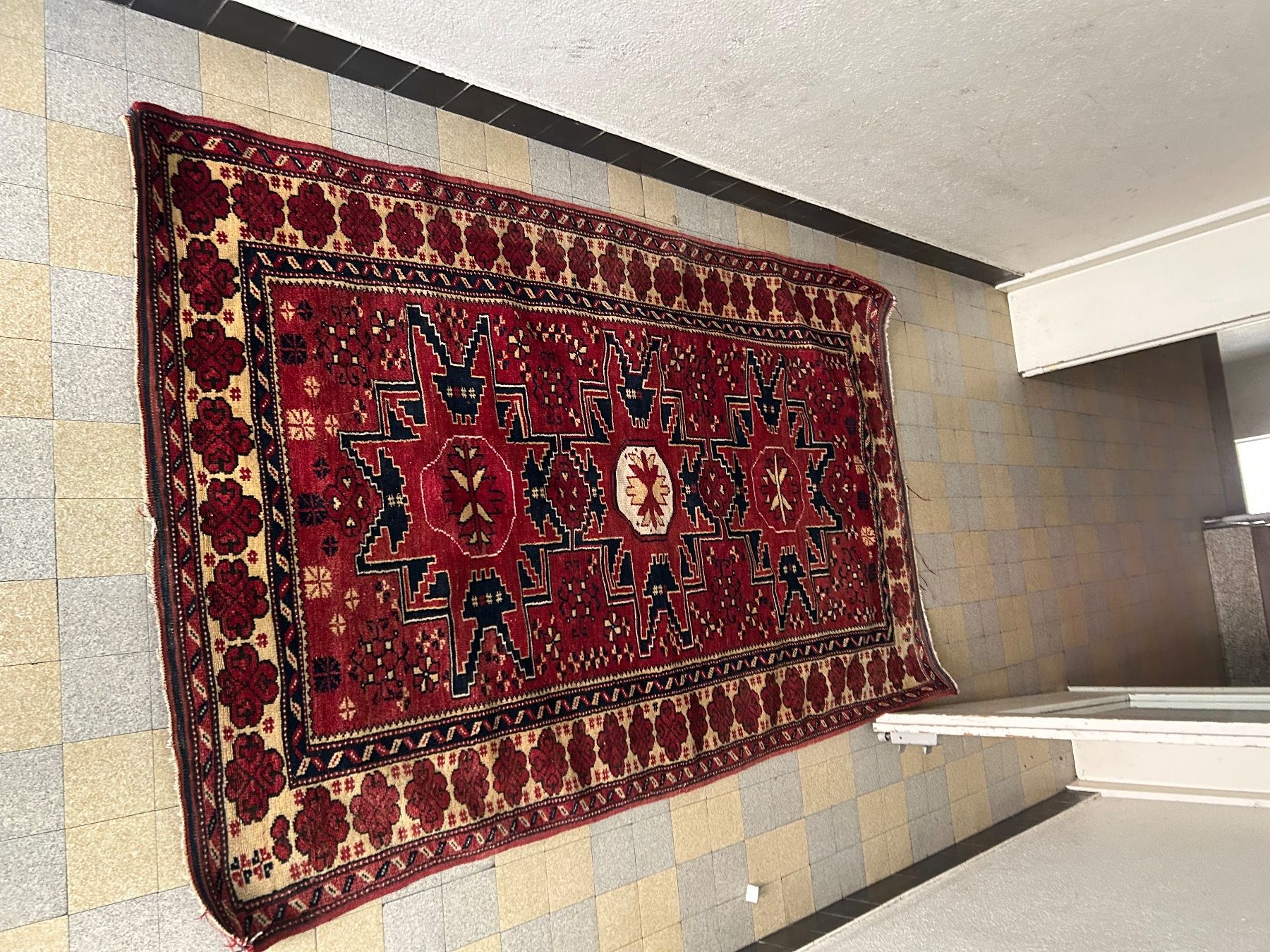 Tappeti: Teppich – Usato da Basel venduto da Krisztina.na 2