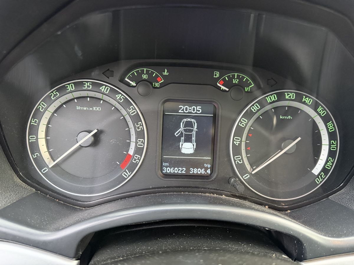 Skoda Autos: Skoda Octavia RS MFK Bis Juli 2027 – Defekt aus Mollis von BSL10 4