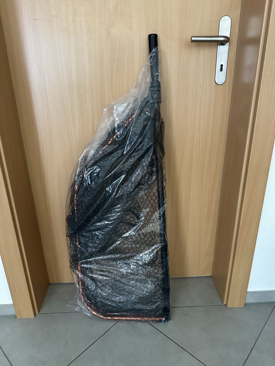 Tutti gli attrezzi: SAVAGE GEAR PRO FOLDING NET DLX – Nuovo e nell'imballaggio originale da Stalden (Sarnen) venduto da janandi