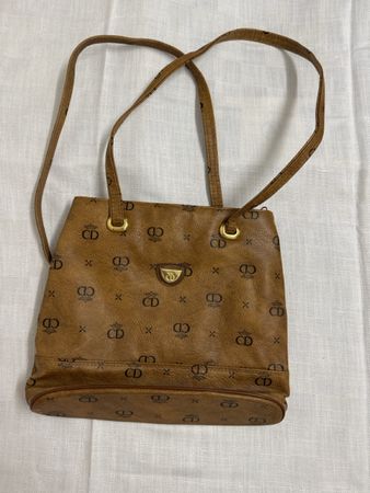 Handtasche braun mit CD Muster, guter Zustand, gebraucht