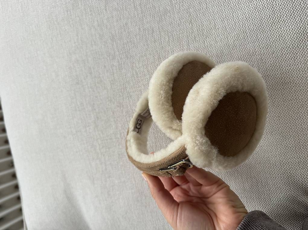Copricapi, berretti & cappellini: Ugg Ohrwärmer – Usato da Uster venduto da hanna99 1