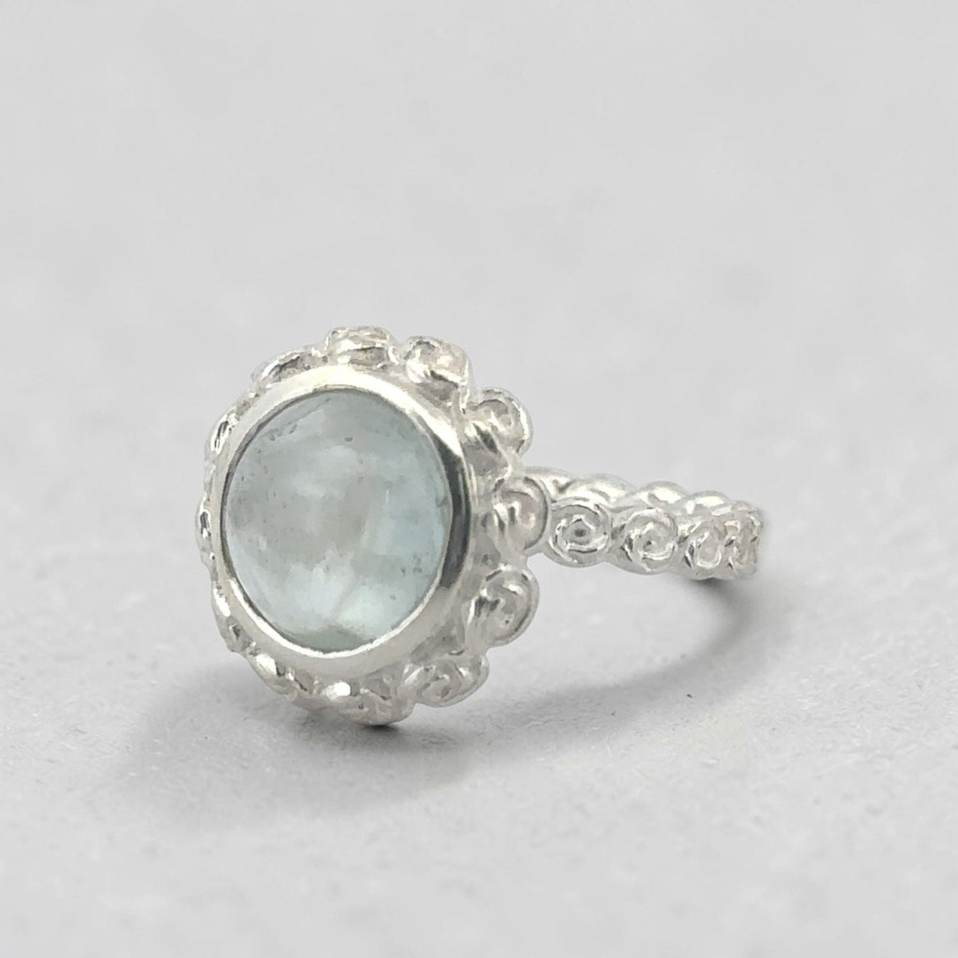Olga Ribler Anelli: Feiner Silber Ring 925 mit Aquamarin Grösse 52 – Nuovo (secondo la descrizione) da Luzern venduto da Schmuckoutlet