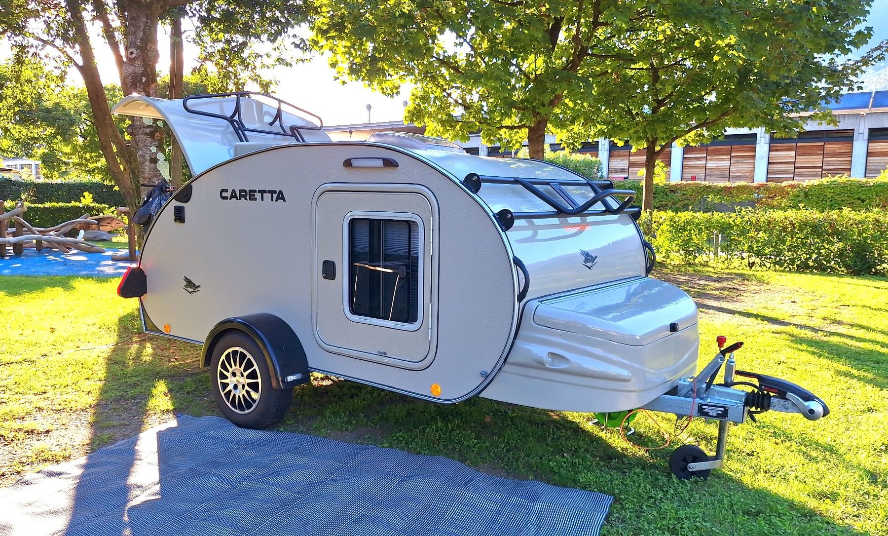 Véhicules de camping: Wohnwagen Caretta – D'occasion à Seedorf BE par 289mustang