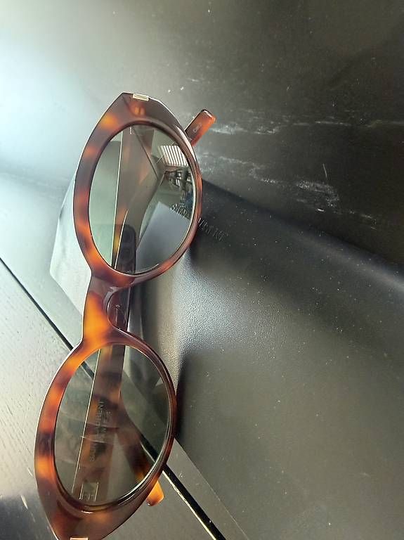 Saint Laurent Brillen & Gläser: YSL Sonnenbrille neu – Neu und originalverpackt aus Schaffhausen von Nathalia33 2