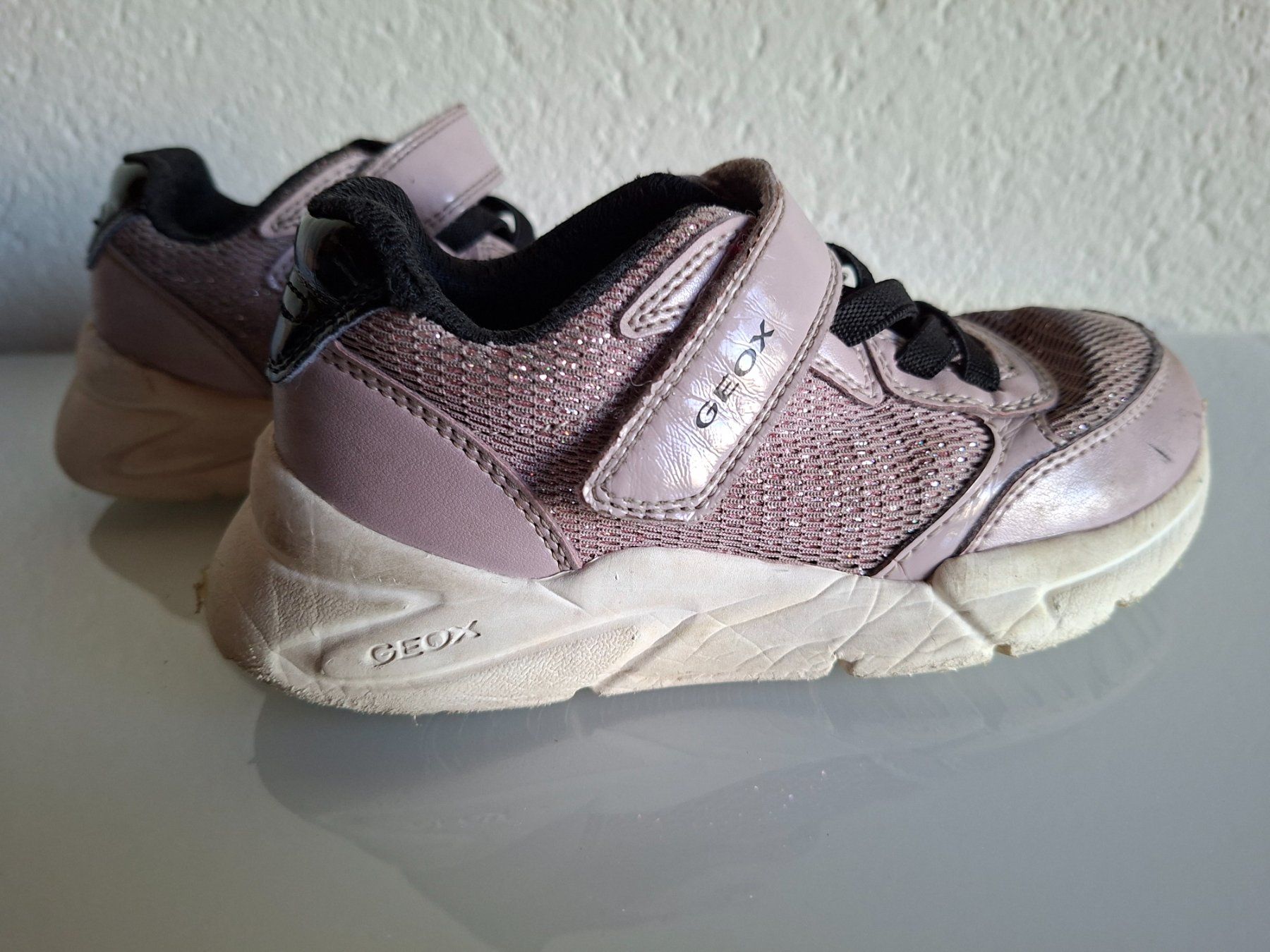 Geox Scarpe per ragazze: Geox Kinder Turnschuhe Grösse 27 – Usato da Erlinsbach venduto da pfunky 1