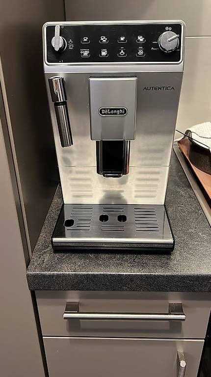 Macchine per caffè & Macchine per espresso: Machine à café Delonghi Autentica – Usato da Collombey venduto da igor.pavlov