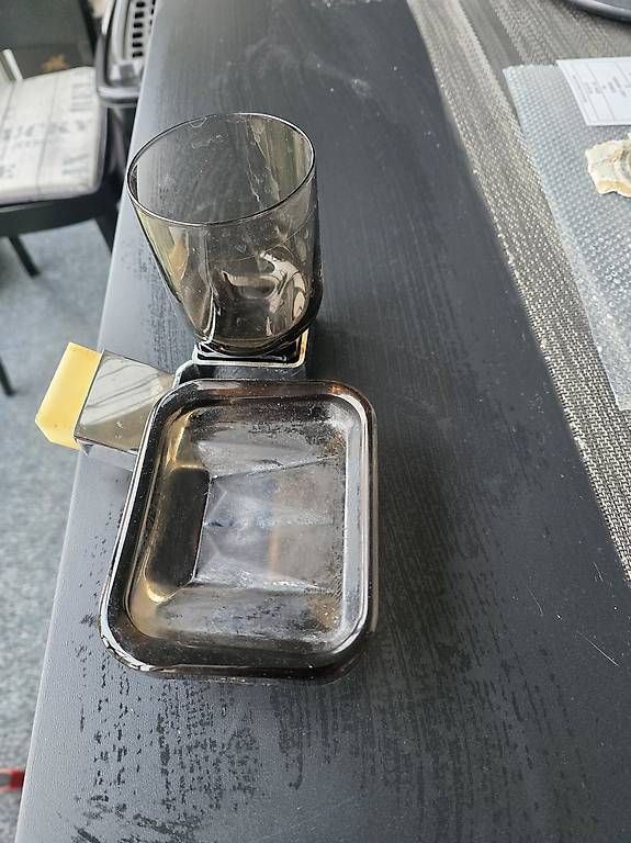 Seifenschalen: Glas und Seifenhalter – Gebraucht aus Basel von pet_ss7x 1