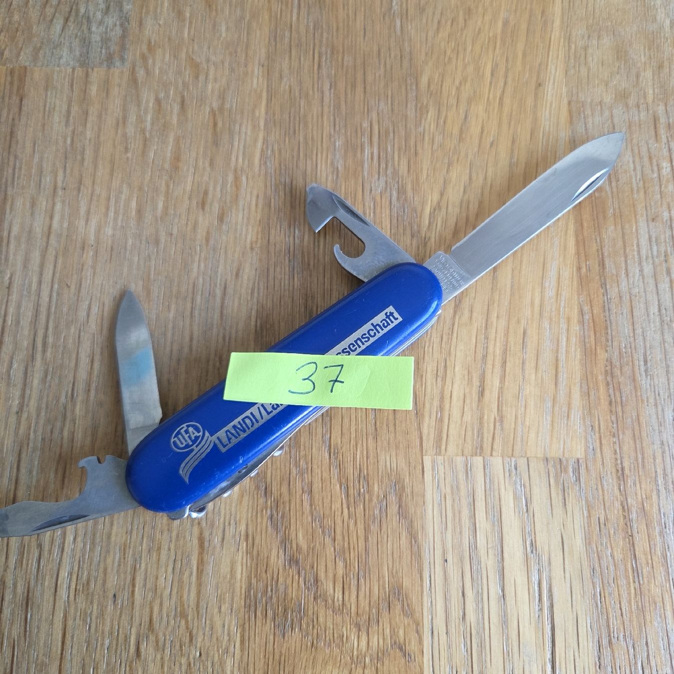 Victorinox Taschenmesser: Blaues Victorinox Sackmesser – Gebraucht aus Stans von Ducati16