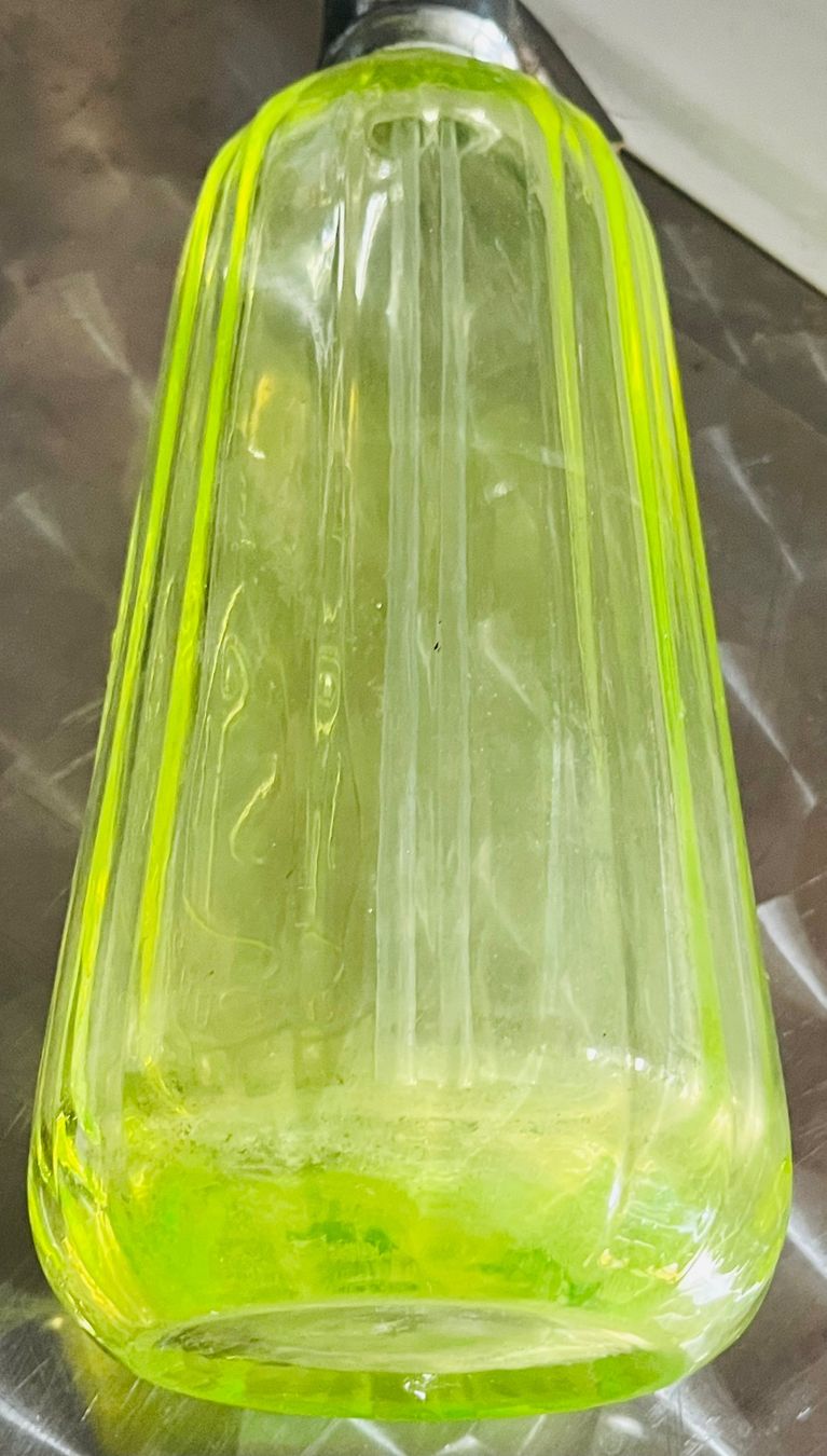 Bottiglie: Syphonflasche Uranglas gelb – Usato da Utzenstorf venduto da bjse 2