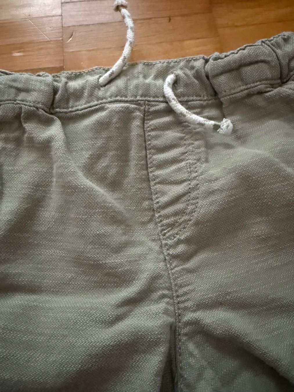 H&M Pantaloni: H&M kurze Hose Gr 104 – Nuovo (secondo la descrizione) da Richterswil venduto da Eunoia85 1